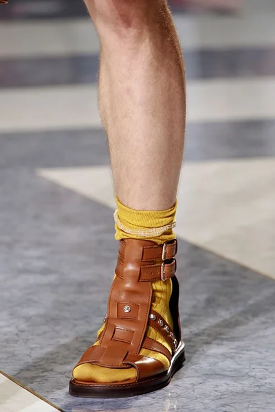 Look 30